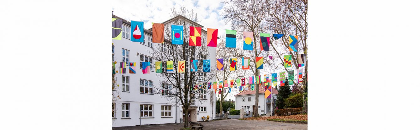 Jacob Dahlgren, The Flag Project, Kunsthalle Göppingen 2020, VG Bild_Kunst 2020 Foto Frank Kleinbach