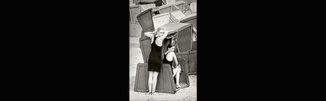 Sibylle Bergemann, Marisa und Liane, Sellin, 1982 Estate Sibylle Bergemann Ostkreuz; courtesy Loock Berlin